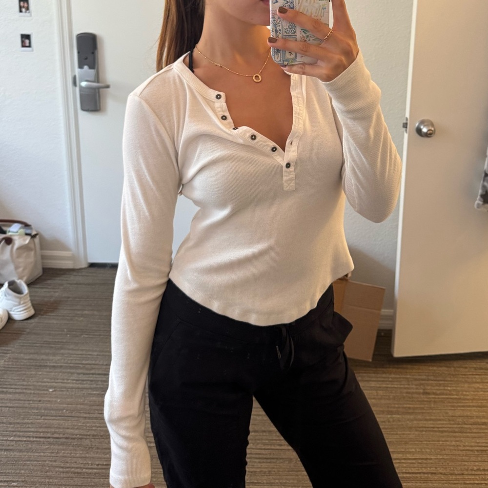 ANTHROPOLOGIE WHITE LONG SLEEVE 1/4 BUTTON UP